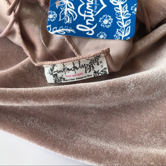 NWT Free People V-Neck Velvet Tank Top Size Medium - Picture 7 of 8